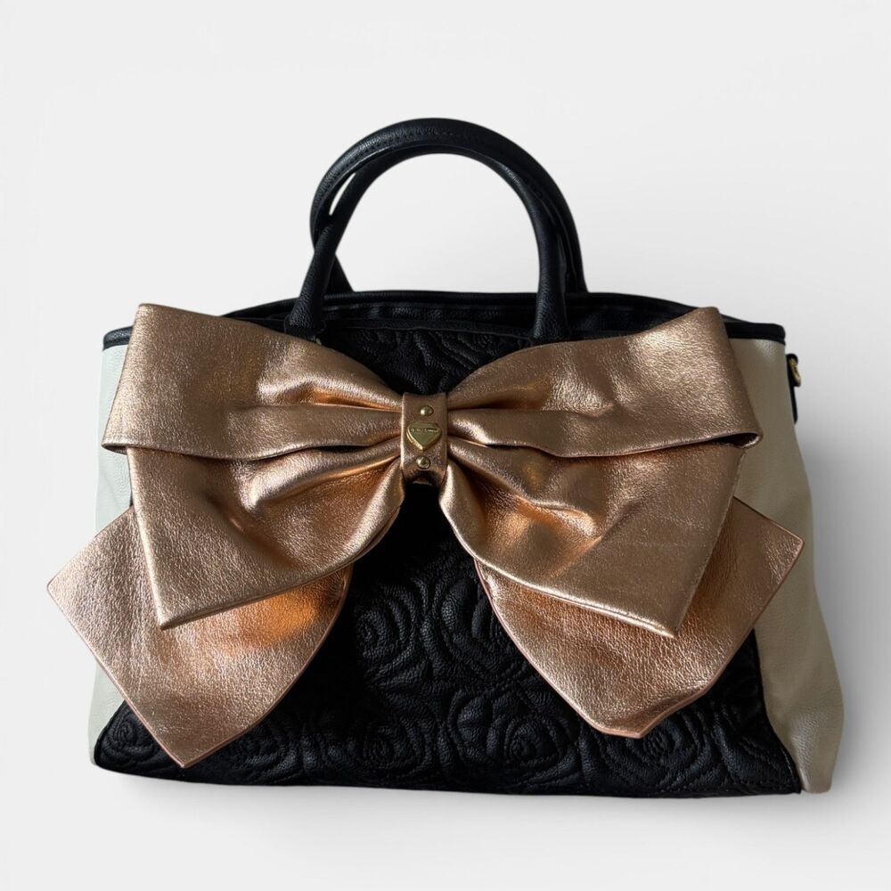 Y2K Betsey Johnson Purse Black Quilted Roses Metallic Rose Gold Bow